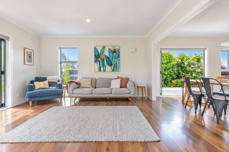 12 Rene Place Sunnyhills_3