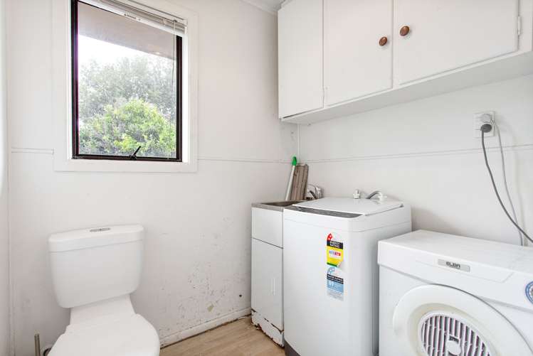 6 Rainbow Place Wattle Downs_11