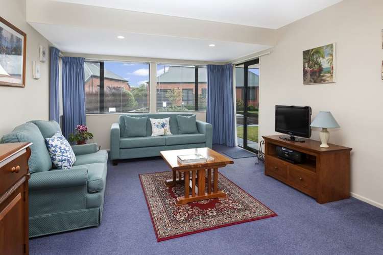 10/28 James Street Lincoln_4