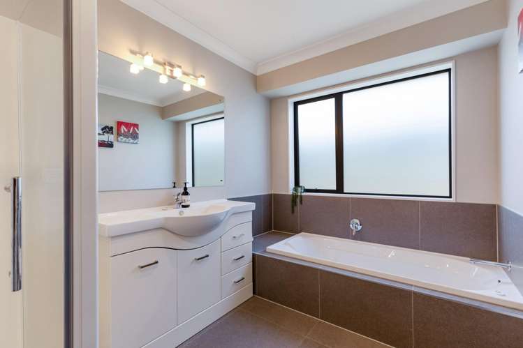 23 Searle Drive Patumahoe_15