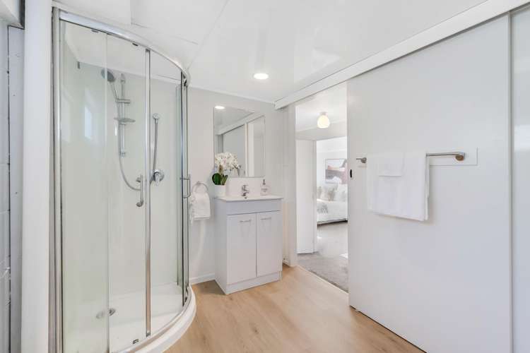 75 Marine Parade Mellons Bay_20