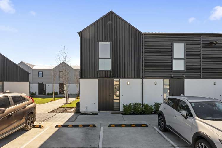 10/9 Grove Road Addington_12