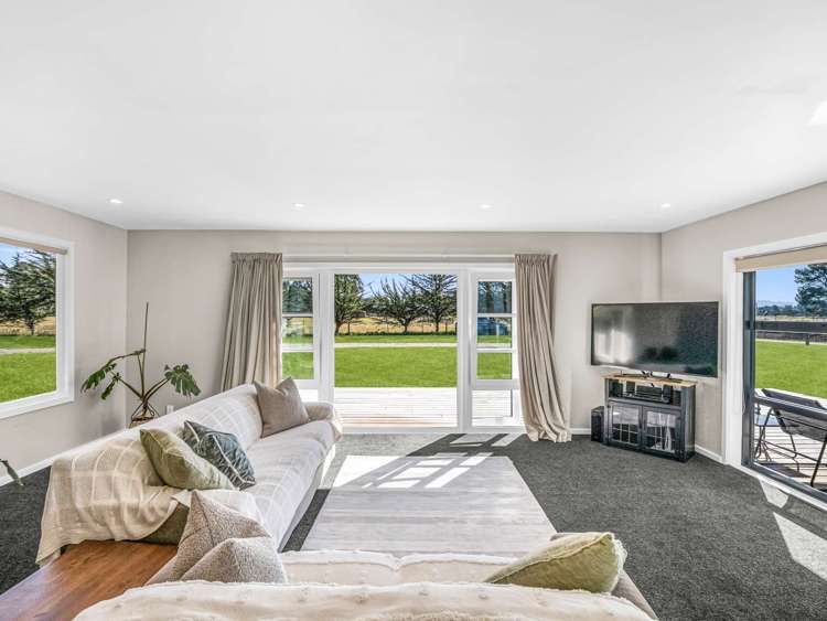 5 Eastwick Lane Eyrewell_11