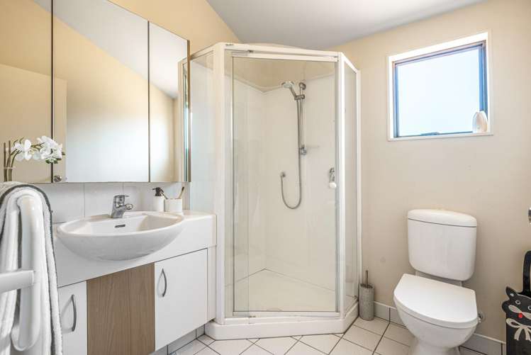 9/8 Tobago Place Sunnynook_16