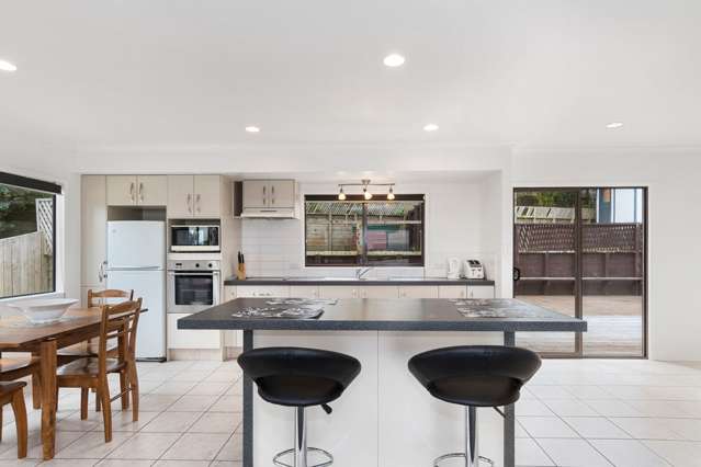 11 Meander Drive Welcome Bay_2