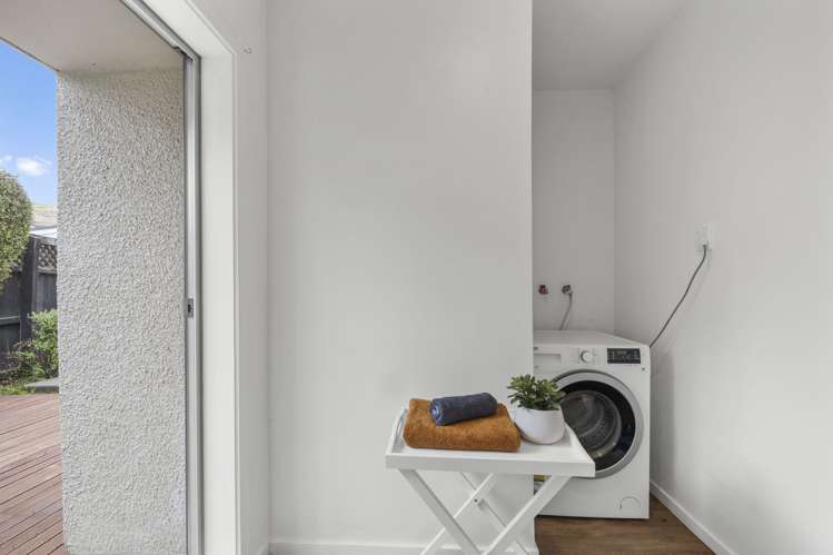 2/91 Nayland Street Sumner_11