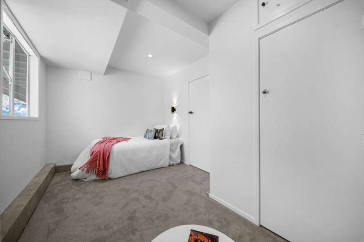 9 Colmar Road Mellons Bay_11