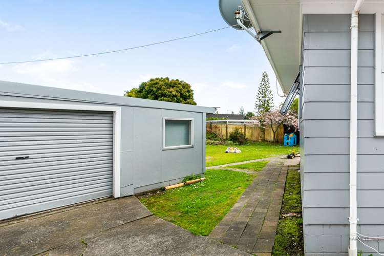 53 Captain Scott Road Glen Eden_10