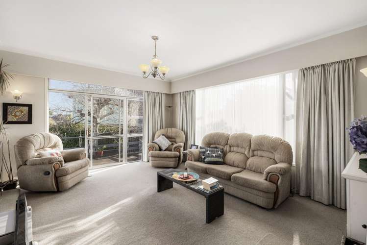 10 Bay Street Matua_11