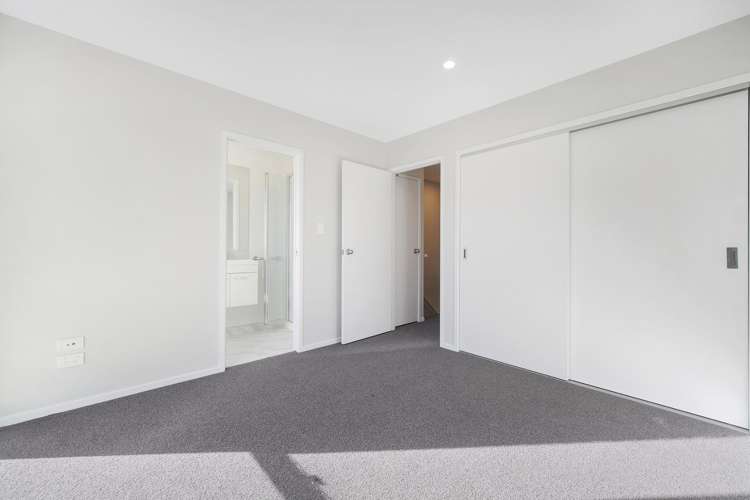 7/31 Ayton Drive 3320_8