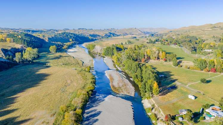 742b River Road Otane_33