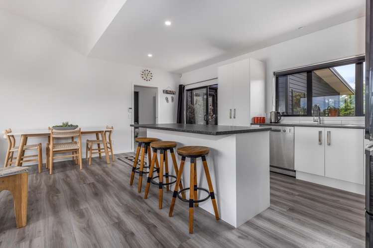 7 Strathnaver Drive Waikawa Beach_8