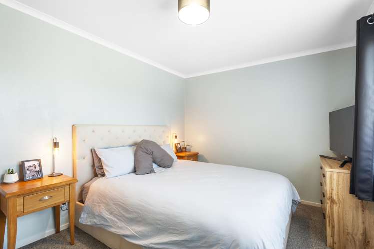 35B Henderson Crescent Gate Pa_10