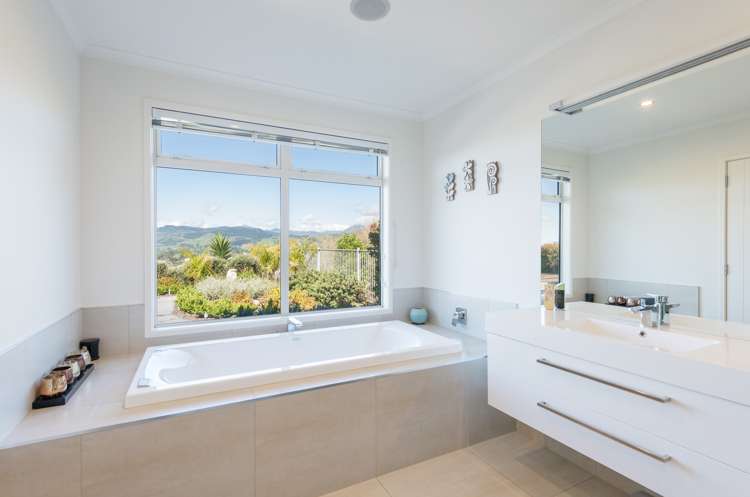 23 Katania Heights Brightwater_17