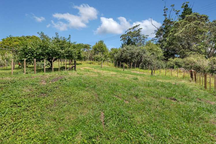 37 Valley View Road Otaika_10