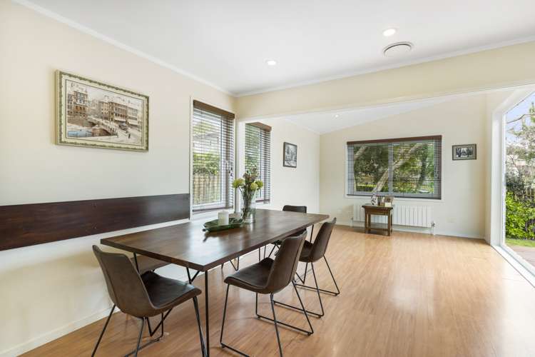 22 Gwenand Place Botany Downs_11