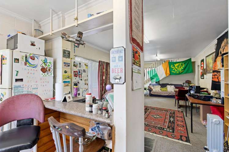 1 & 2/25 Marion Street Silverstream_22