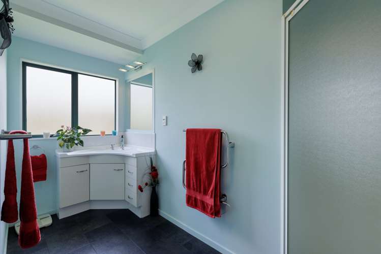 4 Burnt Oak Drive Pyes Pa_17