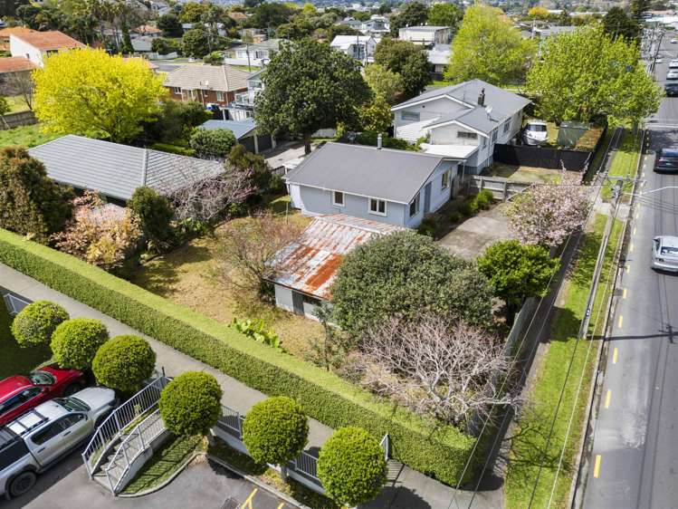 51 and 51A Harding Avenue Mt Wellington_13