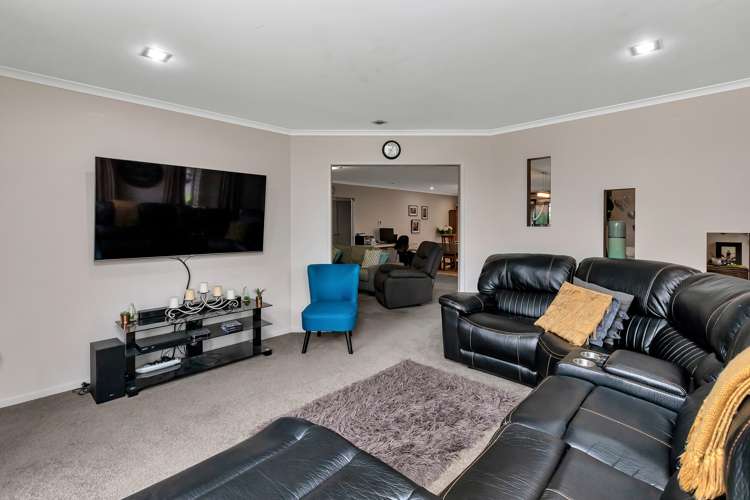 18 Conifer Grove Kamo_5