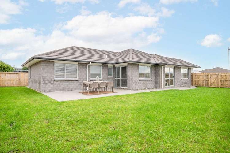 100 Puhirake Crescent Pyes Pa_24