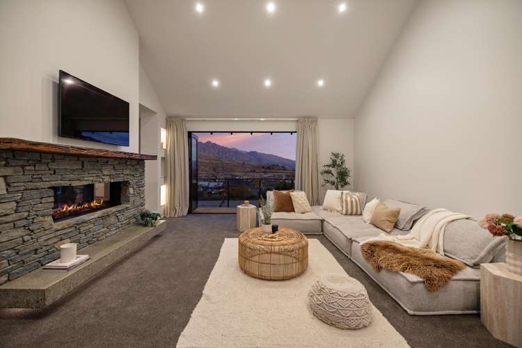 1 Goldleaf Hill Queenstown_12