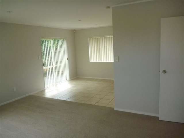 4 Ksenia Drive Flat Bush_2