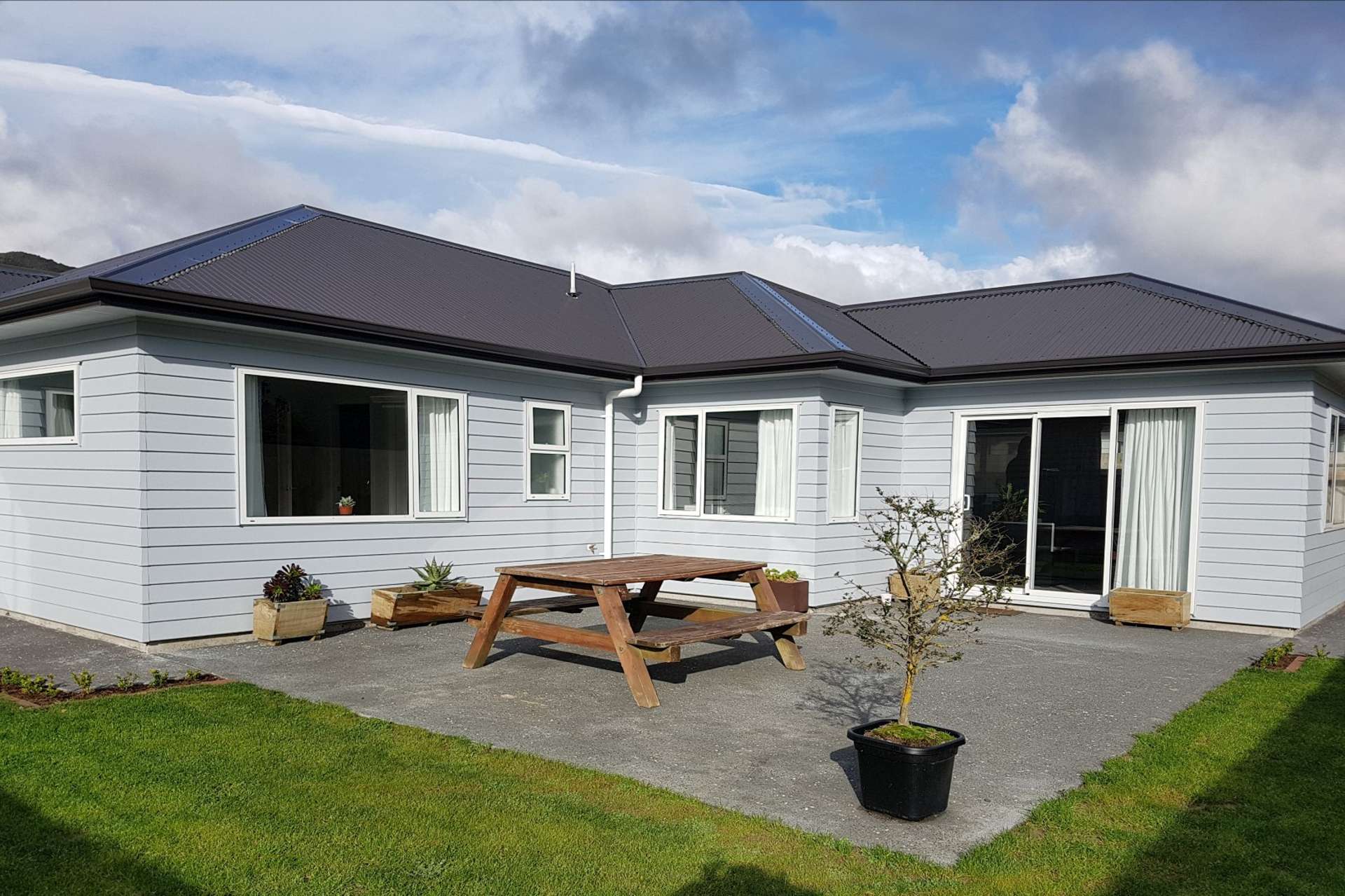 31b Grimsby Grove Wainuiomata_0