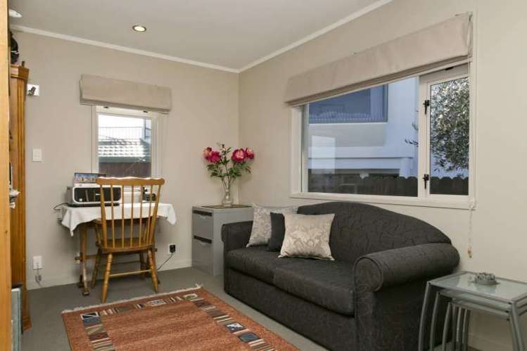 2/40 Shepherd Road Waipahihi_10