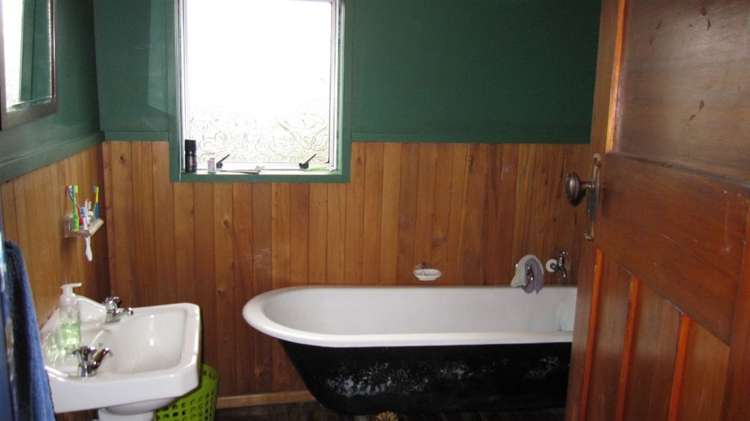 12 Stewart Street Waimangaroa_3