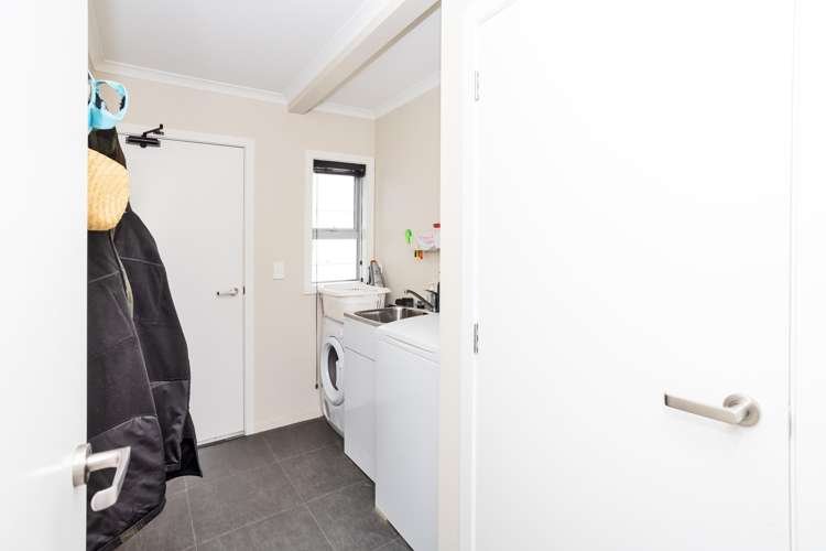 21 Sunrise Drive Seaward Bush_23