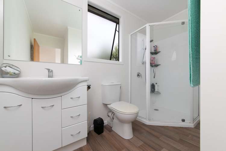 2/13 Pine Terrace Howick_12