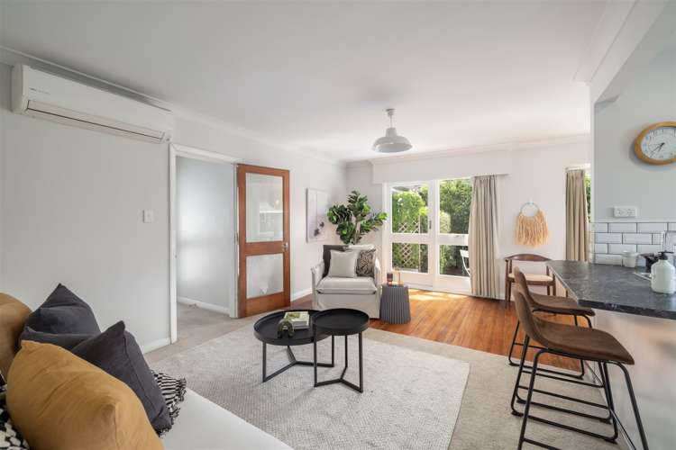 2/42 Office Road Merivale_1