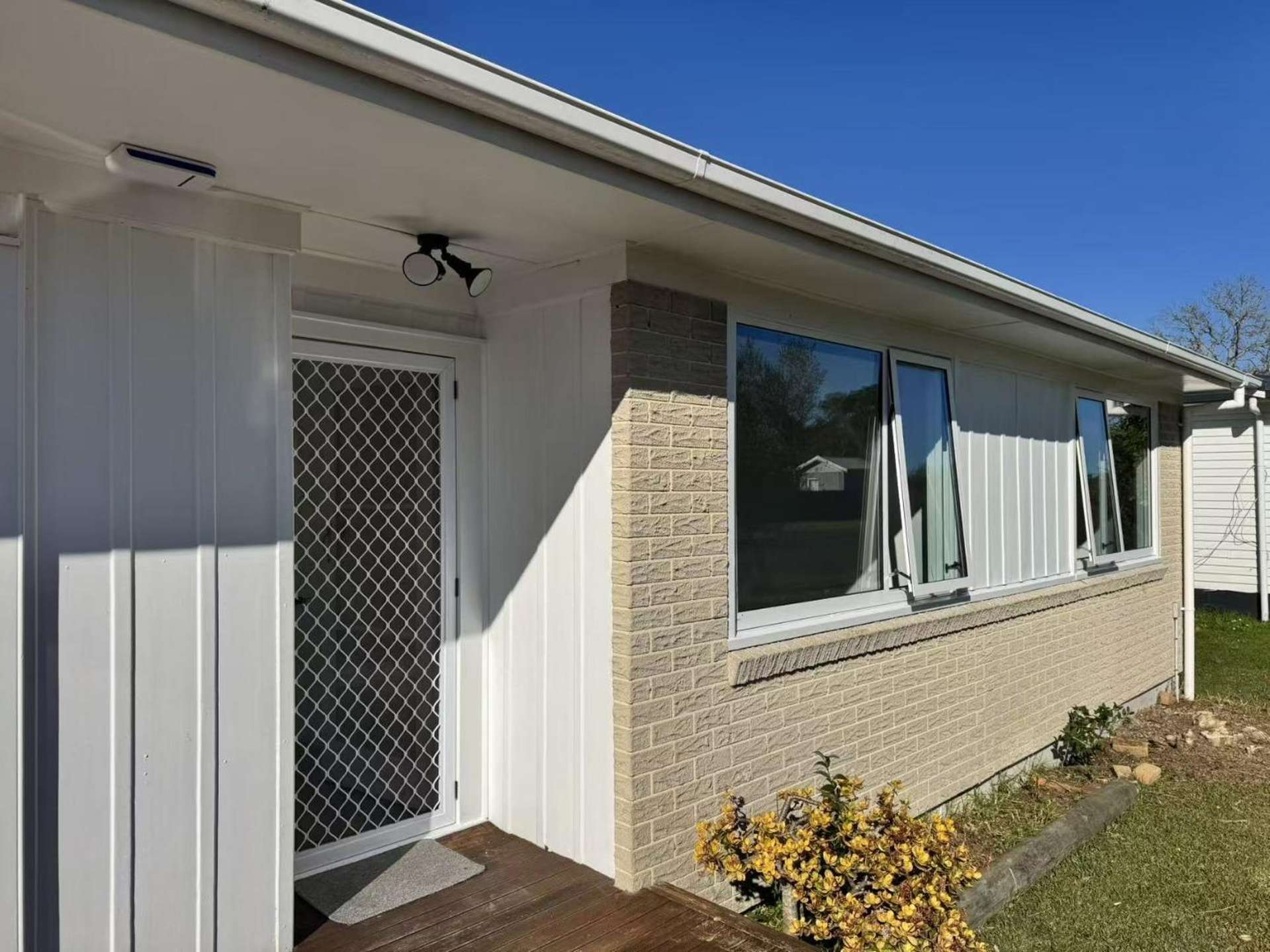 80 Riverpark Crescent 11401_0