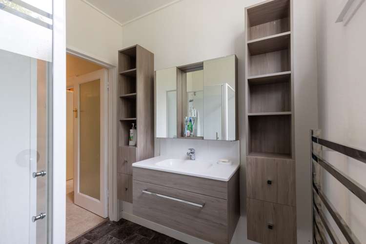 52 Hazel Avenue Caversham_15