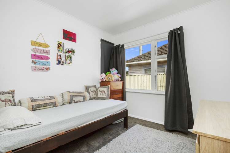 11 Russell Road Wainuiomata_7