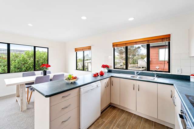 2/5 Anne Road Hillcrest_2