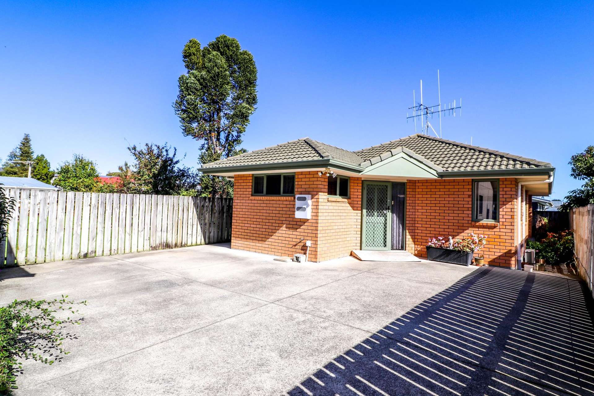 403 Court Street Thames_0