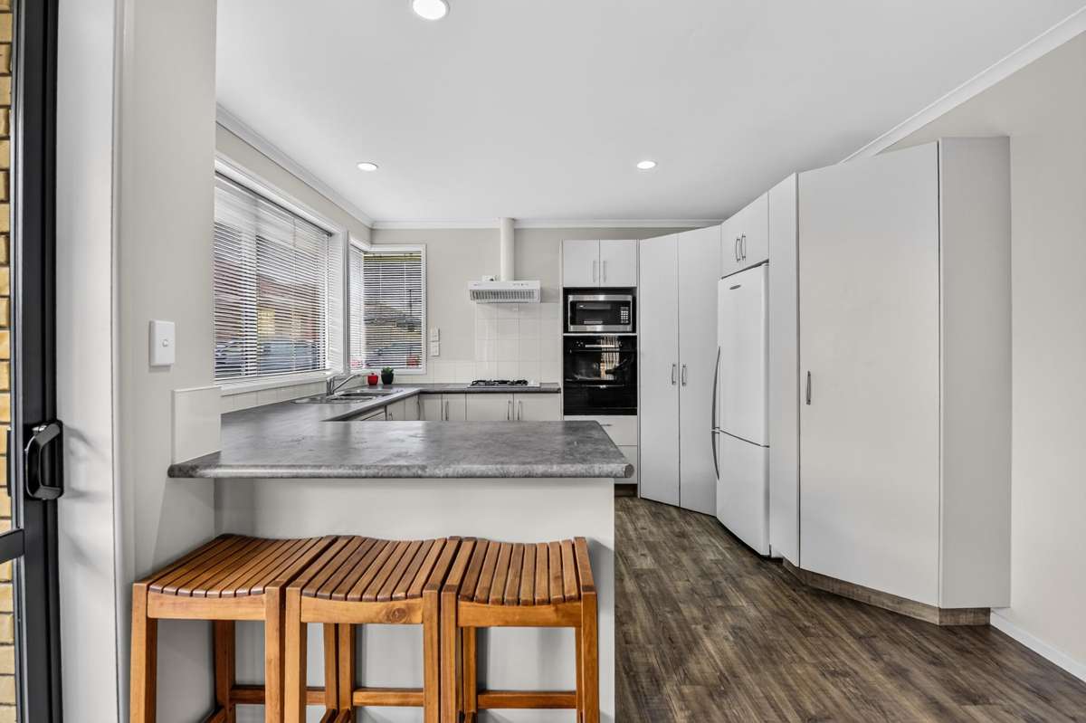7 Kingroyal Lane_3