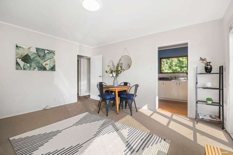 2/2 Colin Wild Place Glenfield_13