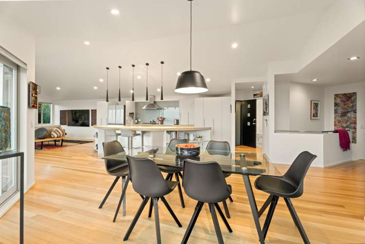 95 Queens Drive Oneroa_14