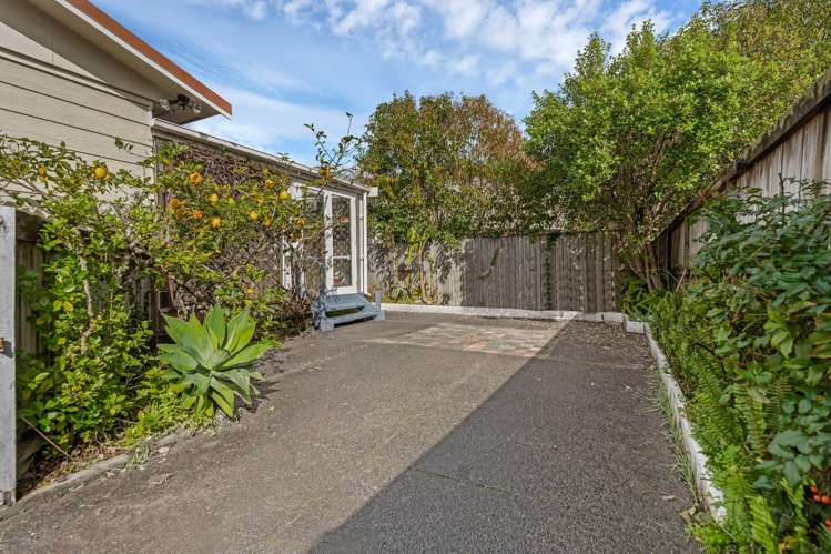 2/40 Chartwell Avenue Glenfield_12