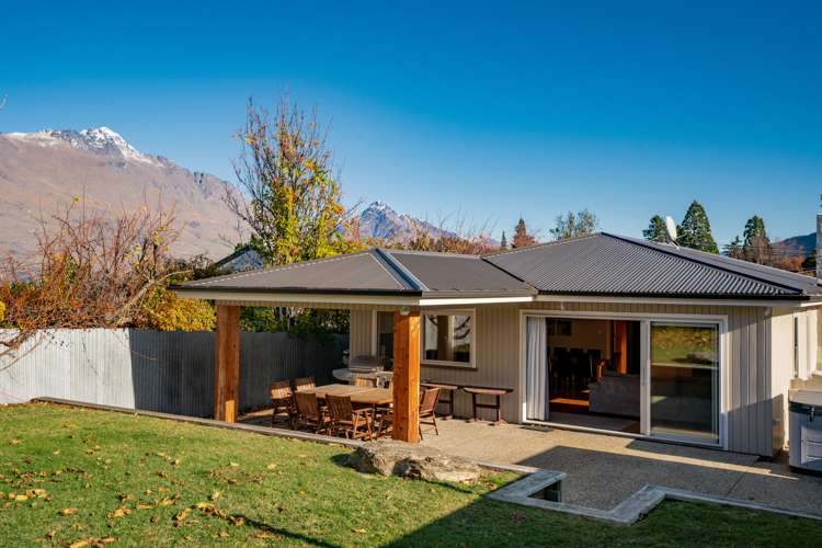 8 Brisbane Street Queenstown_17