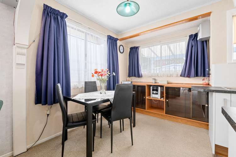 44 Macdonald Road Glenview_11