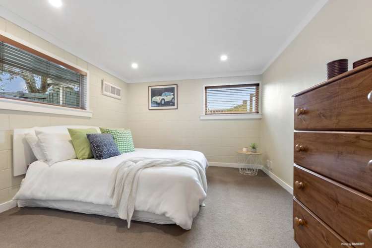 188 Royal Road Massey_12