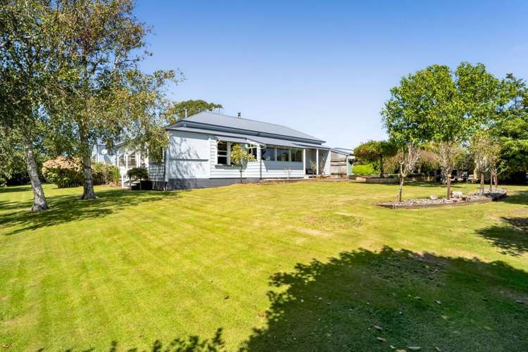 76 Glover Road Hawera_24