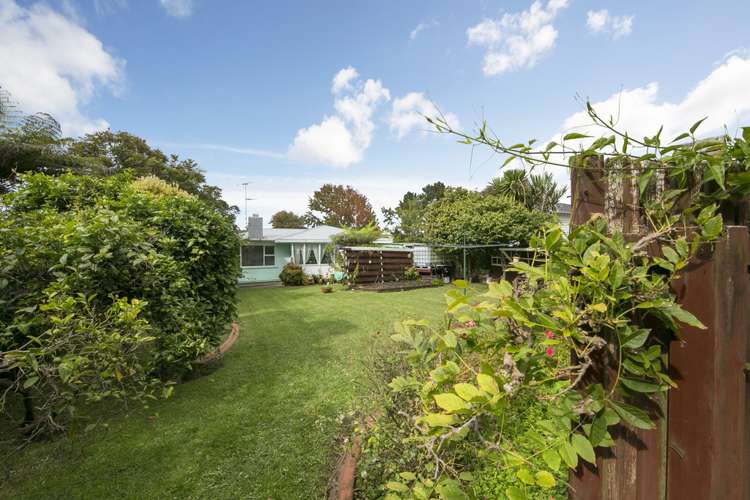 27 Karaka Street New Lynn_7