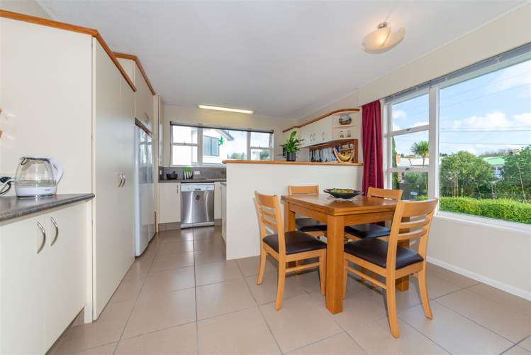 19 Marlene Avenue Te Atatu South_11