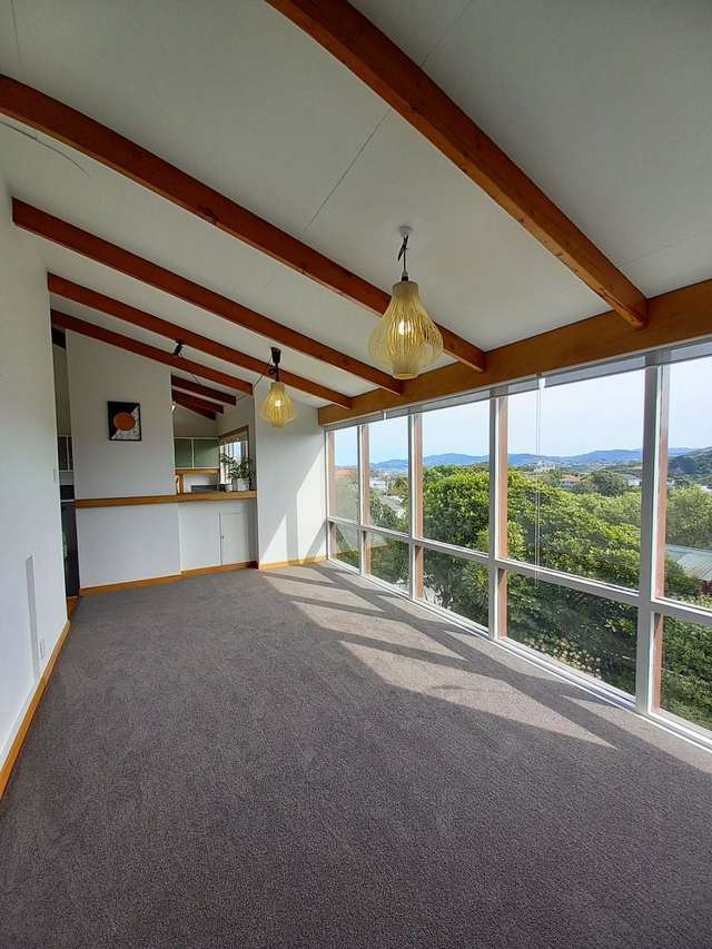 Tidy three bedroom with great views!