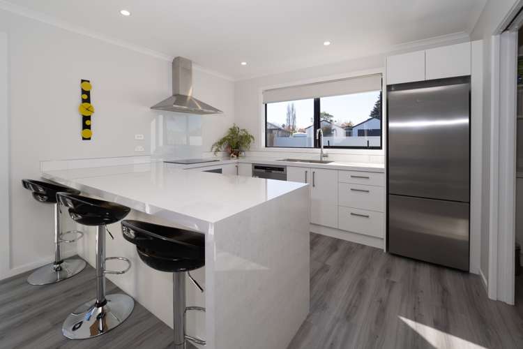 8 Redhaven Rise Netherby_1